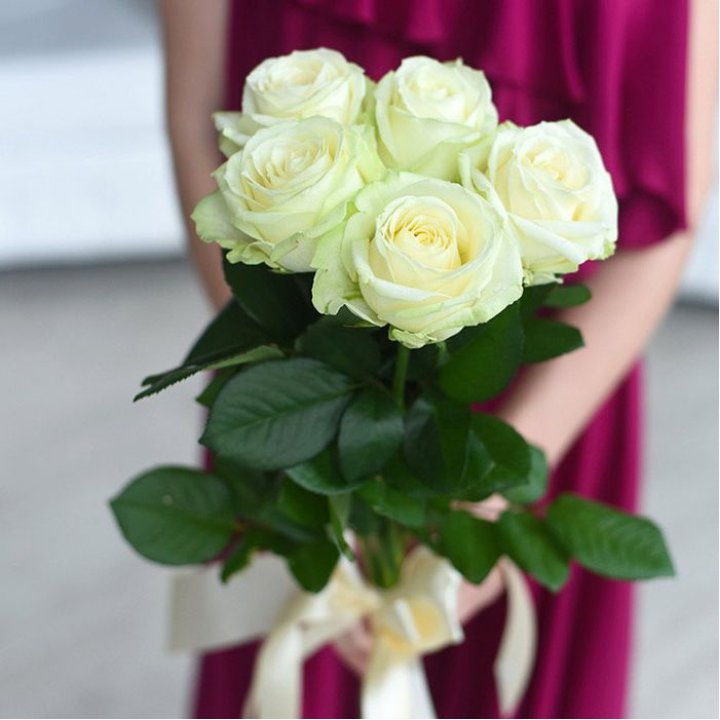 5 белых роз в Северодвинске