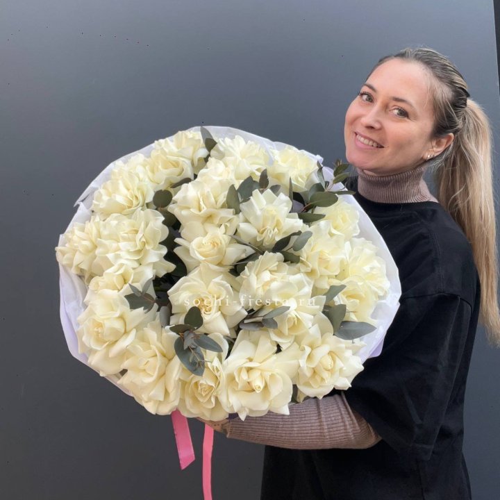 25 Белых французских роз Вайт найс в Северодвинске