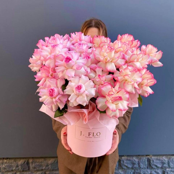 25 Французских роз микс в боксе в Северодвинске