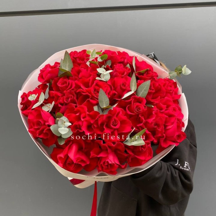 23 Красных французских роз в Северодвинске