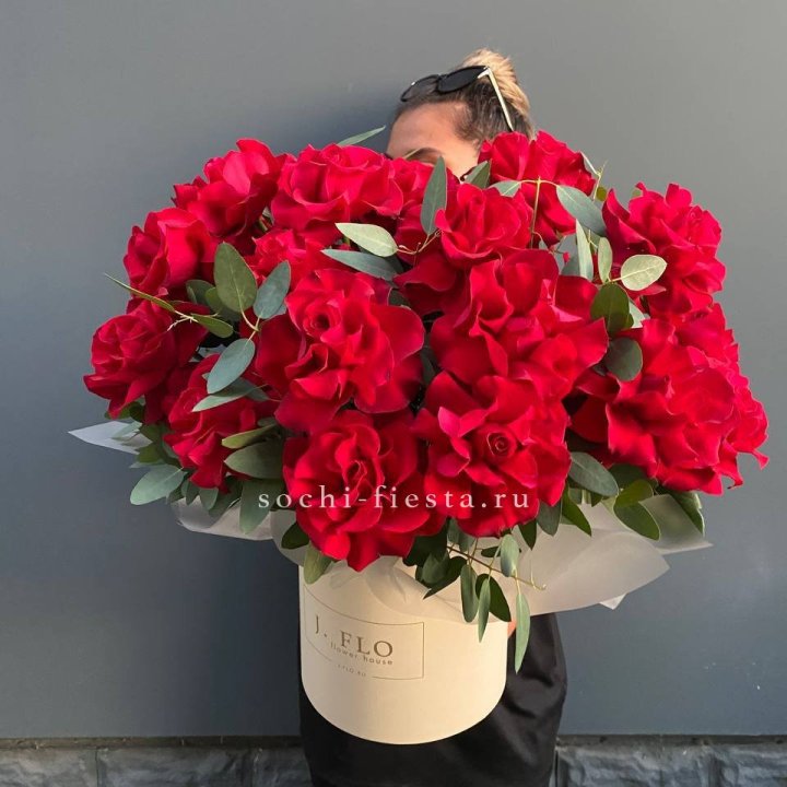 25 Французских красных роз в коробке в Северодвинске
