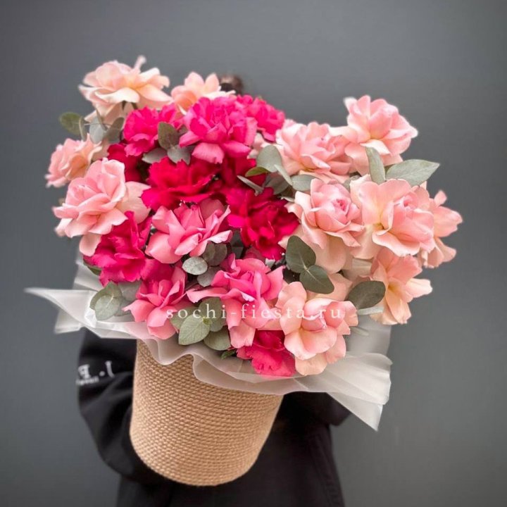 23 Французские розы Микс в боксе в Северодвинске