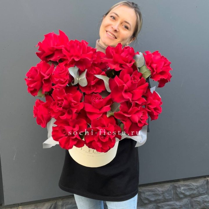 17 Французских роз в боксе в Северодвинске