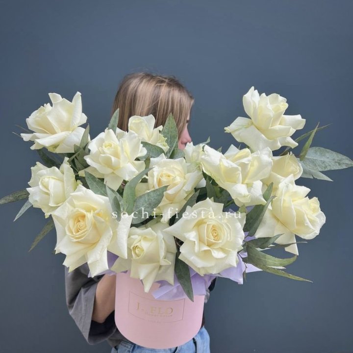 15 Французских роз в боксе в Северодвинске