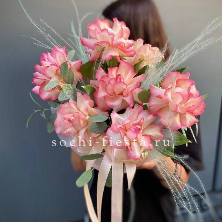 9 Французских роз Джумилия в боксе в Северодвинске