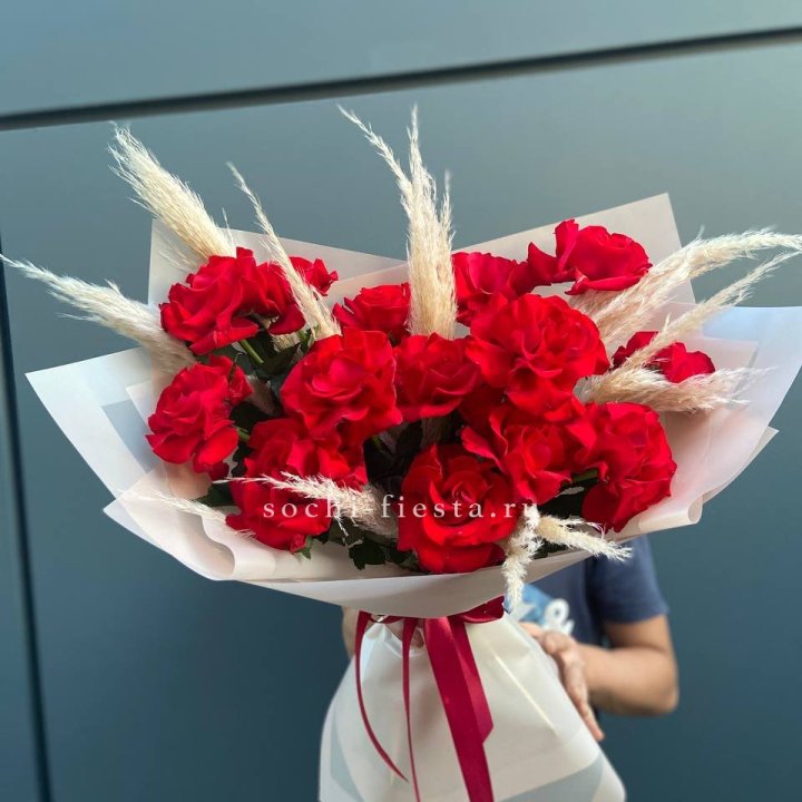 15 Красных французских розы в Северодвинске