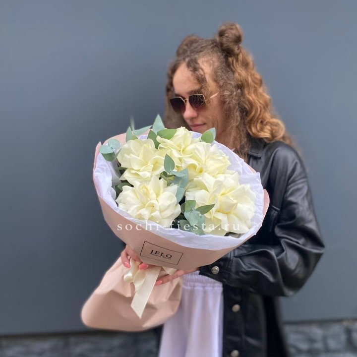 5 Белых французских роз в Северодвинске