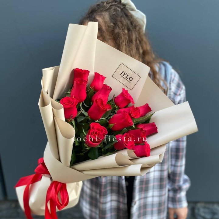 15 красных роз в Северодвинске
