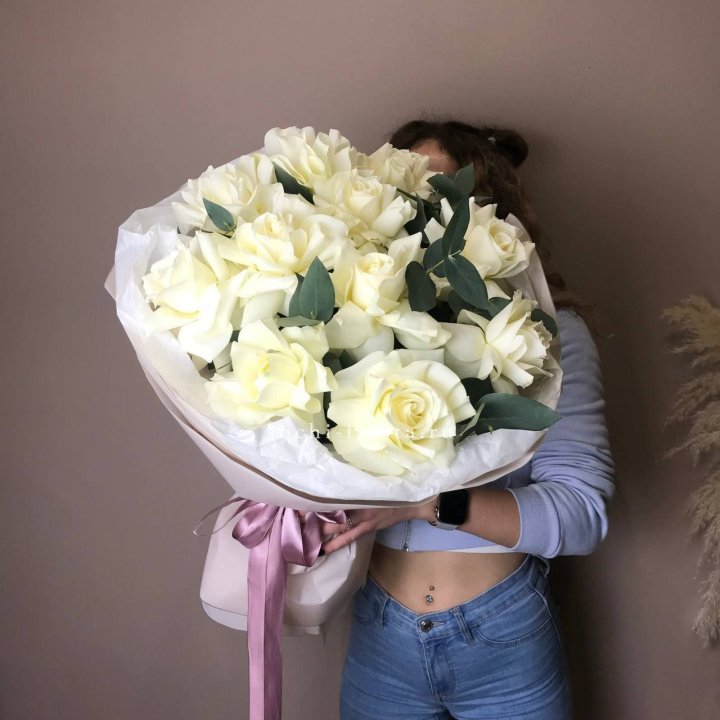 11 Белых французских роз "Вайт найс" в Северодвинске