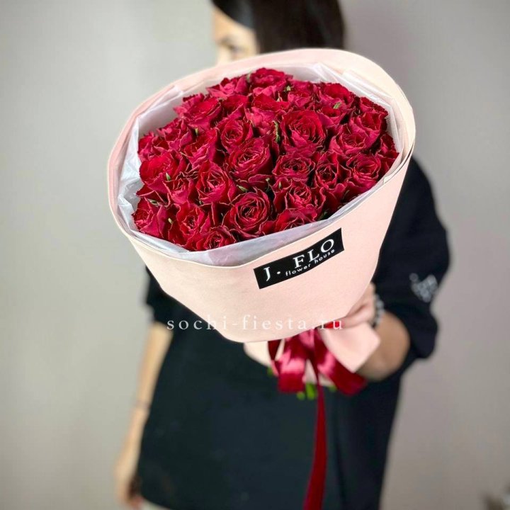 35 кенийских роз в Северодвинске