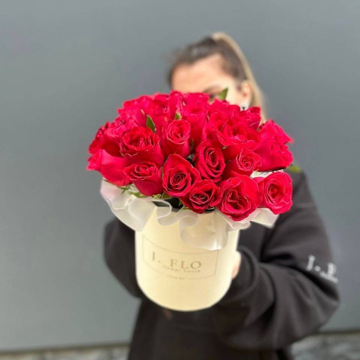 27 кенийских роз в боксе в Северодвинске