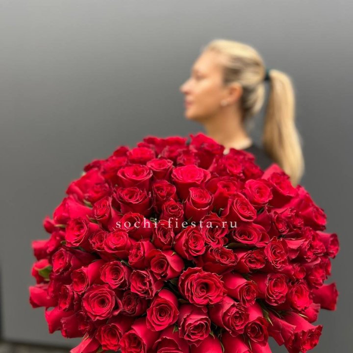 Охапка из 101 красной розы в Северодвинске