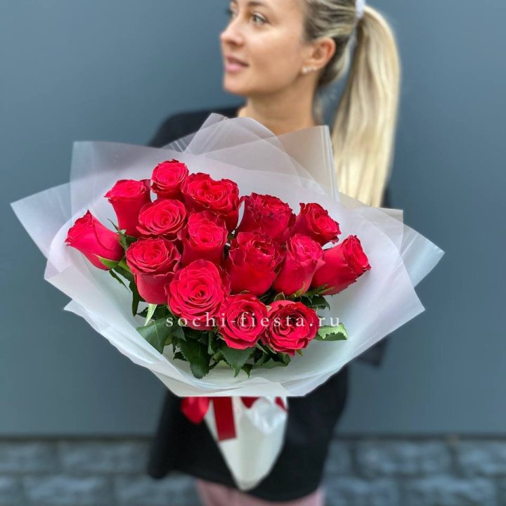 Букет из 15 красных роз  в Северодвинске
