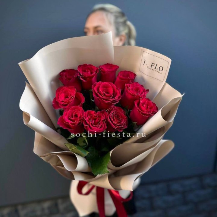 Букет красных роз "Наоми" в Северодвинске