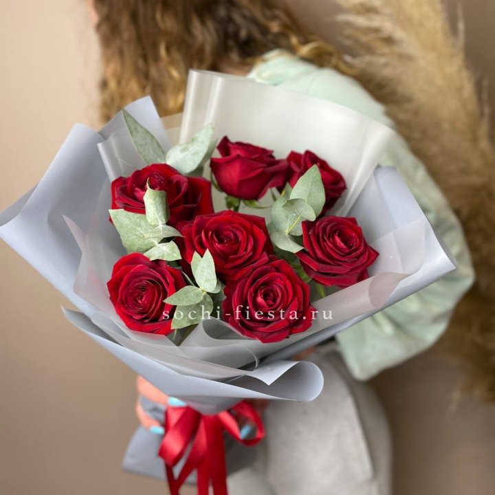 7 красных роз в Северодвинске