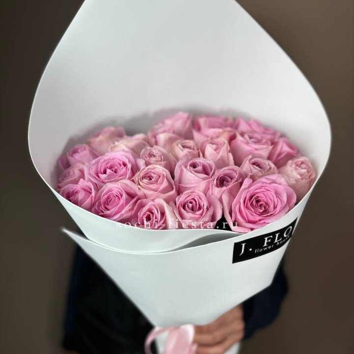 25 розовых роз в Северодвинске