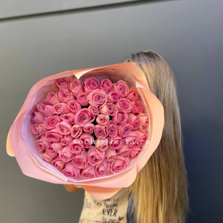 55 розовых роз в Северодвинске