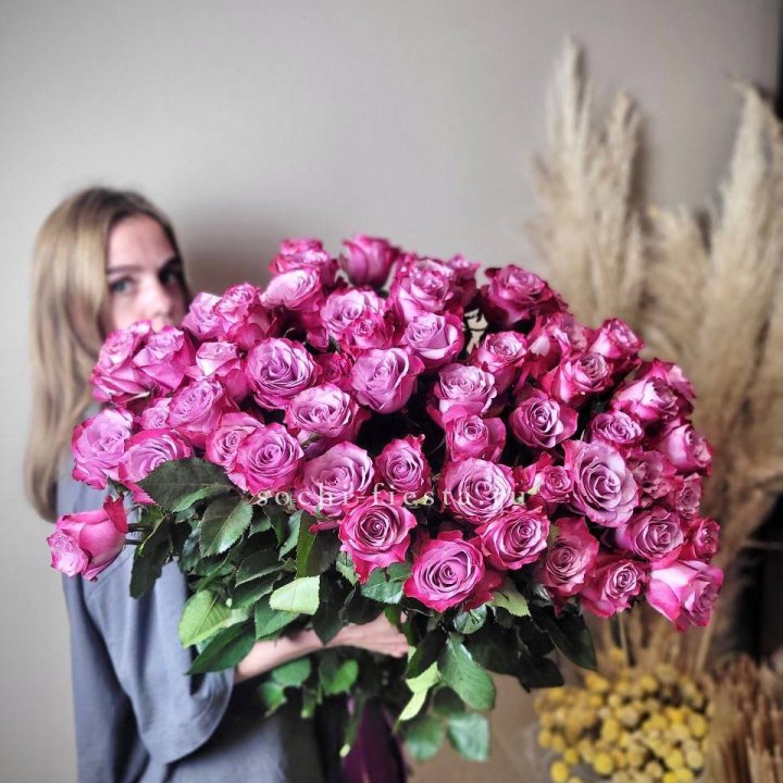 Охапка высоких роз Деп перпел в Северодвинске