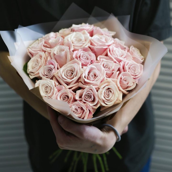 27 кремовых роз в Северодвинске