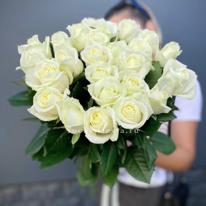 Голландские розы белые 25 в Северодвинске