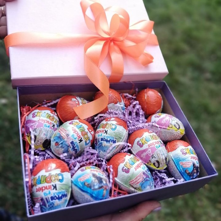 Коробка с киндерами в Северодвинске