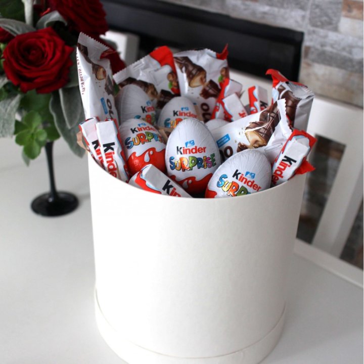 Коробка с киндерами  в Северодвинске