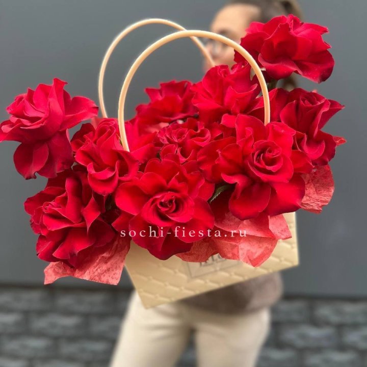 Французские розы в сумочке в Северодвинске