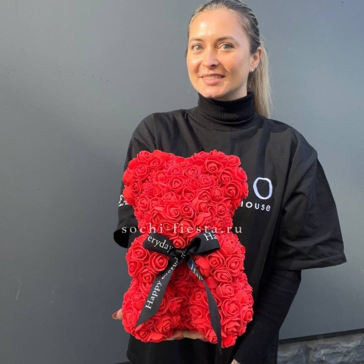 Медведь из роз красный в Северодвинске